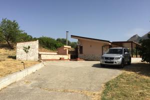 Ventimiglia di sicilia- villetta + terreno