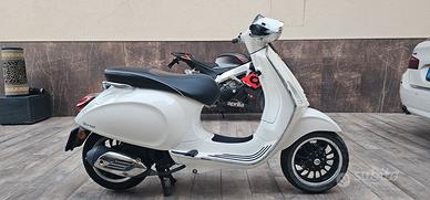 Vespa Sprint 50 cc 4T 4V (2017)-9.600 km percorsi