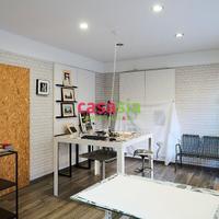 Locale con ampie vetrine