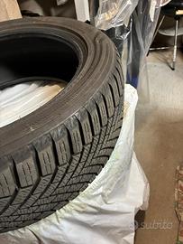 4 Gomme invernali Yokohama 225/50/18