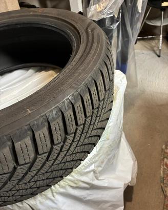 4 Gomme invernali Yokohama 225/50/18