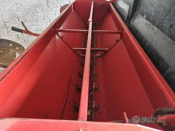 Macchine agricole/ seminatrice