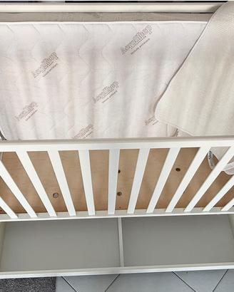 Lettino con materasso e rivestimento AeroSleep