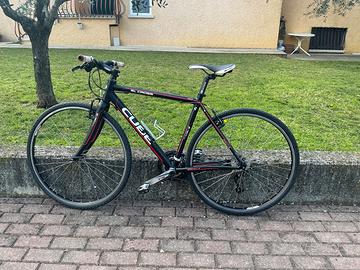 Bici strada ibrida