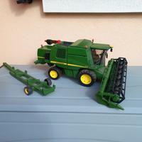 Mietitrebbia John Deere T670i
