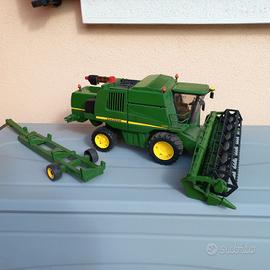 Mietitrebbia John Deere T670i
