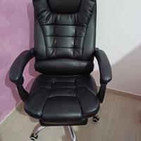 Poltrona da scrivania con poggiagambe