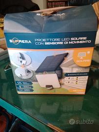 faretto ad energia solare 