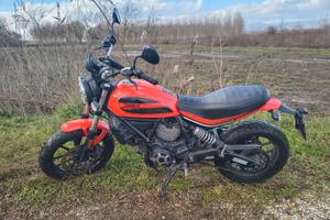 Ducati Scrambler Sixty2 400