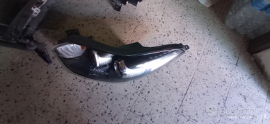 Faro lato SN per Kia Sportage xenon