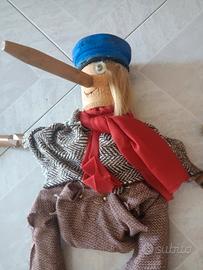 bambola in legno