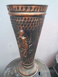 Antico portaombrelli in rame