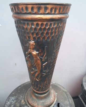 Antico portaombrelli in rame