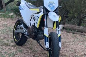 Husqvarna 701 2018 depo SOLO a libretto