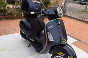 Vespa 300 GTS Super Tech