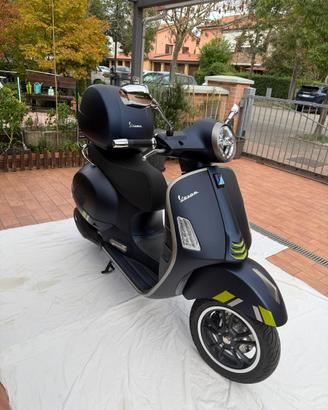 Vespa 300 GTS Super Tech