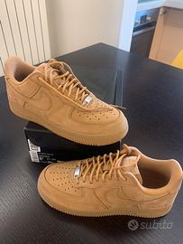 Nike Air Force 1 Low SP Supreme mai indossate