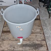 Attrezzatura per vinificazione