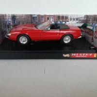 Modello ferrari daytona gts-4 cabrio rossa