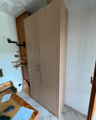 Armadio in rovere chiaro