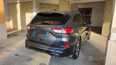 Ford Kuga  2.5 benzina plug in hybrid 225cv