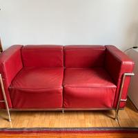 Divano rosso LC2 Le Corbusier