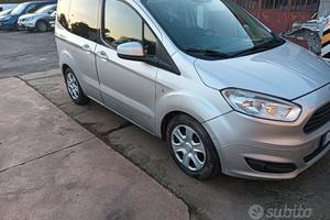 Ford courier 5 posti