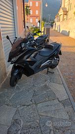 Kymco AK550 