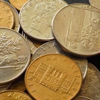 n. 30 Monete lire italiane ed estere anni 50 60