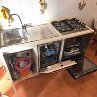 Blocco Cucina con elettrodomestici