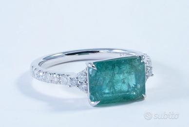 Anello in Platino con Smeraldo da 2,67 ct
