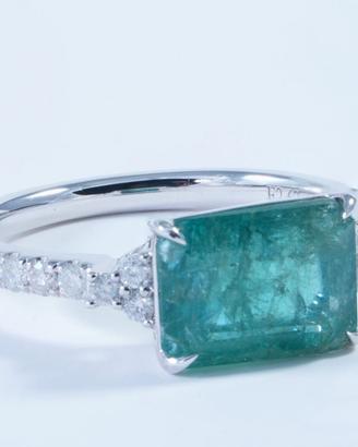 Anello in Platino con Smeraldo da 2,67 ct