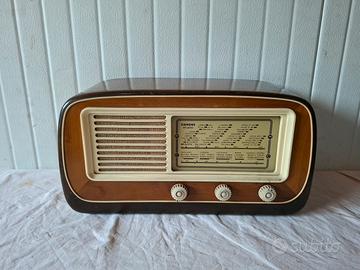 Radio d'epoca a valvole anni 50