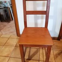 tre sedie in legno