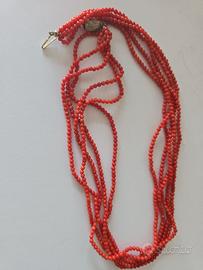 Collana multifilo rossa elegante vintage