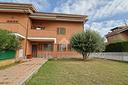 villa-a-schiera-d-angolo-a-rivarossa