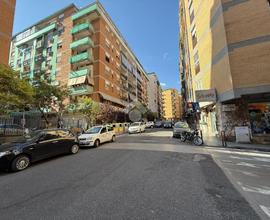 NEGOZIO A NAPOLI