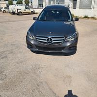 Auto funebre Mercedes -benz