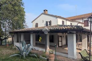 VILLA SINGOLA A CORIANO