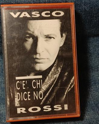 Musicassetta vintage vasco rossi  c'è chi dice no 