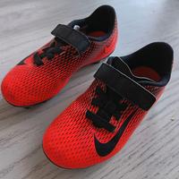 Scarpe da calcio n. 28