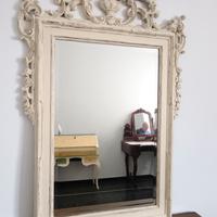 SPECCHIO CON CORNICE IN LEGNO STILE SHABBY