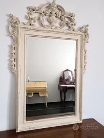 SPECCHIO CON CORNICE IN LEGNO STILE SHABBY