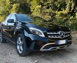 Mercedes-Benz GLA 200d 4 Matic Sport