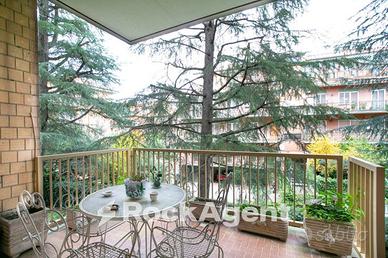 VIA SUVERETO-AMPIA METRATURA CON TERRAZZO VIVIBILE