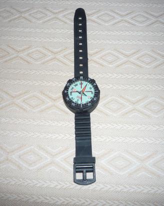 Bussola subacquea da polso