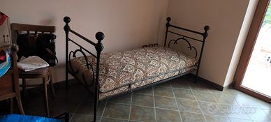 Letto antico dei primi del 1900 