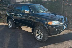 mitsubishi pajero sport