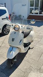 Vespa GTS 300 Super ABS