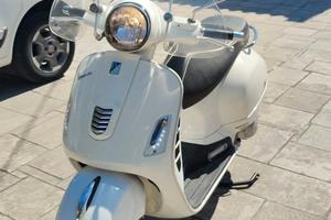 Vespa GTS 300 Super ABS